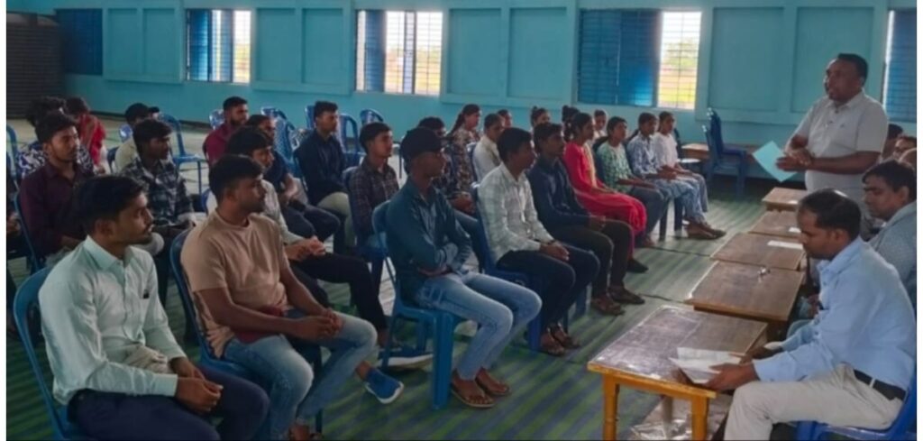 सूर्यवंशी समाज के तत्वाधान में शिक्षादान फाउंडेशन जांजगीर द्वारा प्रतिभावान बच्चों को निःशुल्क कोचिंग हेतु प्रवेश परीक्षा आयोजित की गई ।