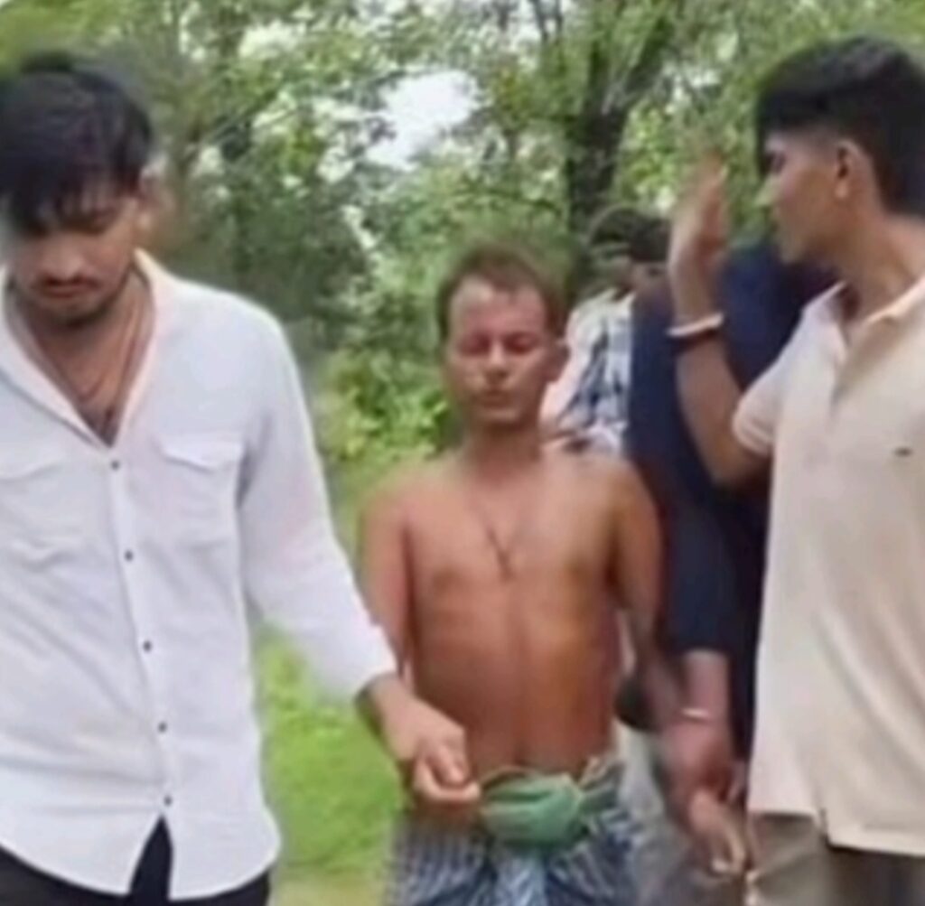 गोवंश वध की सूचना से नर्मदा गांव में तनाव, बजरंग दल, ग्रामीणों ने किया प्रदर्शन, एक संदेही हिरासत में !