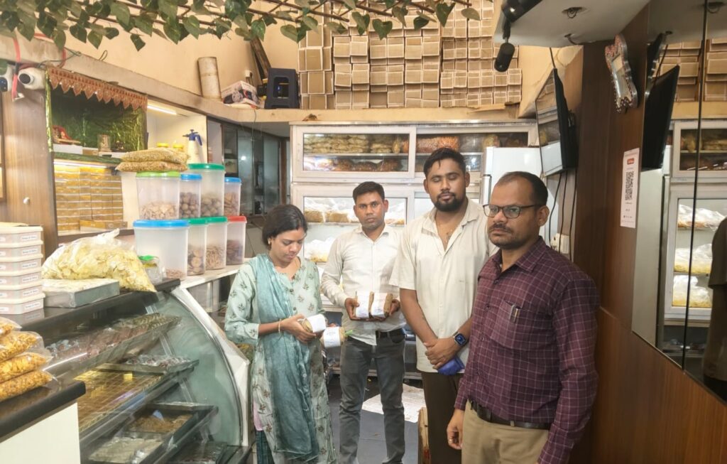 खाद्य एवं औषधि प्रशासन की बड़ी कार्रवाई: 21 खाद्य नमूने लिए, 107 किलो खराब खाद्य सामग्री मौके पर नष्ट !