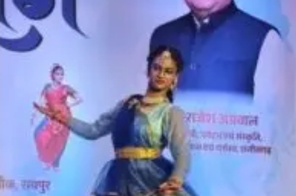 रायपुर : सावन की फुहारों के बीच कथक और शास्त्रीय संगीत ने बांधा समां, कलाकारों की भावपूर्ण प्रस्तुतियों से जीवंत हुआ वर्षा ऋतु का सौंदर्य !