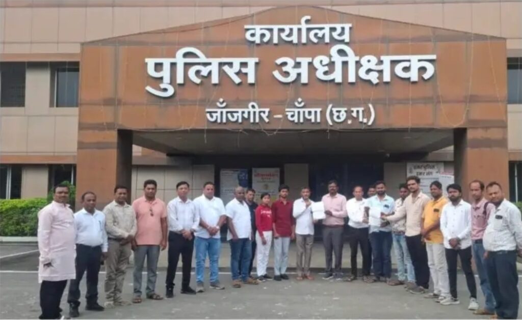 करही गोलीकांड में फरार आरोपियों की जल्द गिरफ्तारी की मांग, उच्चस्तरीय जांच के लिए पुलिस अधीक्षक को सौंपा ज्ञापन !
