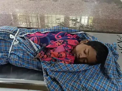 सांप के डसने से 12 वर्षीय छात्र की मौत, एंबुलेंस में देरी के आरोप से उठे सवाल !