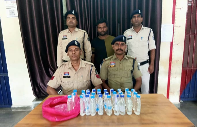 अवैध शराब परिवहन कर बिक्री करने वालें आरोपी के विरुद्ध थाना कोतवाली पुलिस की कार्यवाही !