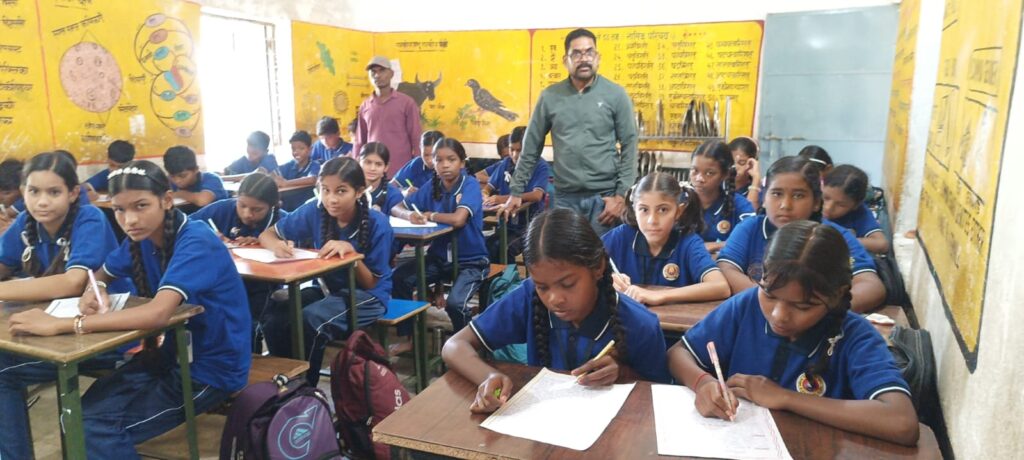 सेवा संकल्प अभियान : शासकीय माध्यमिक शाला लीमडीह में हुआ चित्रकला एवं भाषण प्रतियोगिता का आयोजन !