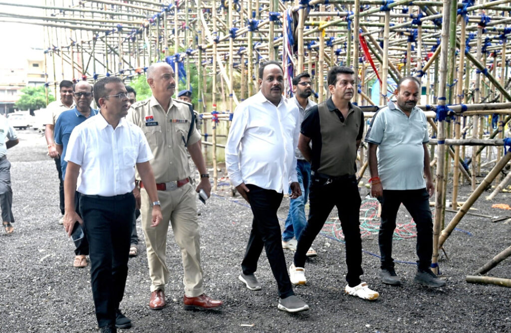 नवरात्रि की तैयारियों का कलेक्टर-एसपी ने लिया जायजा, नैला दुर्गा उत्सव स्थल का किया निरीक्षण !